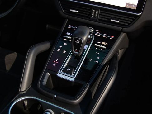 Used 2021 Porsche Cayenne GTS image 36