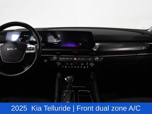 Used 2025 Kia Telluride S FWD image 8