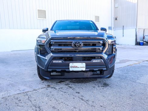 Used 2025 Toyota Tacoma SR5 image 3