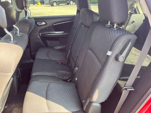 Used 2015 Dodge Journey SXT w/ Flexible Seating Group image 22