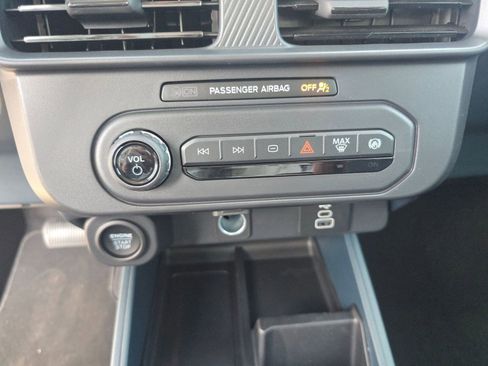 New 2025 Ford Maverick XLT w/ XLT Luxury Package image 17