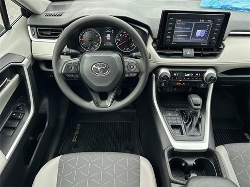 Used 2020 Toyota RAV4 XLE image 2