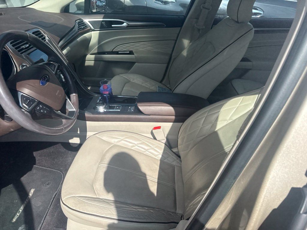Used 2017 Ford Fusion Energi Platinum FWD image 10