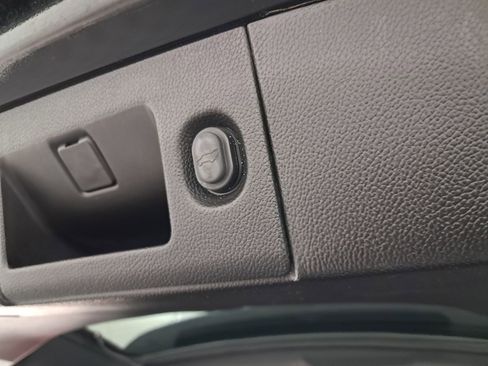 Used 2019 Cadillac Escalade Platinum image 47