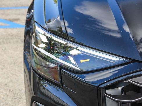 New 2026 Audi SQ8 Prestige AWD/4WD image 10