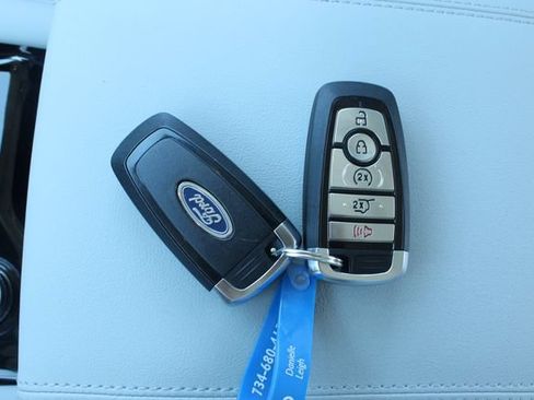 Used 2025 Ford Explorer Platinum w/ Ultimate Package AWD/4WD image 30