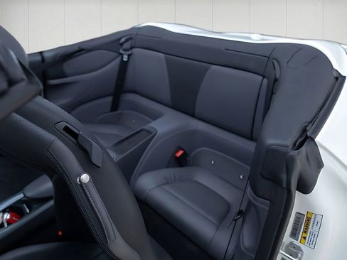 Used 2019 Ferrari Portofino Base image 32