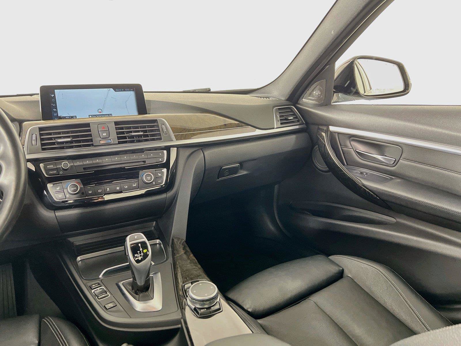 Used 2017 BMW 340i xDrive Sedan AWD/4WD image 24