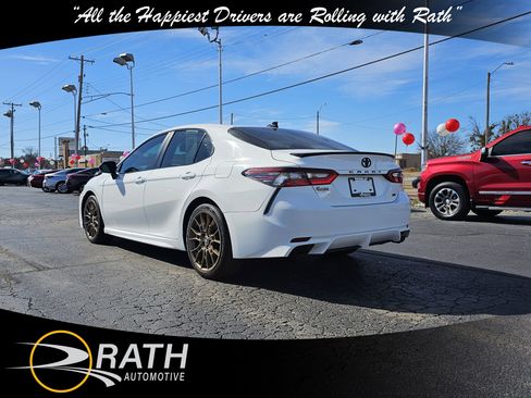 Used 2023 Toyota Camry SE image 8