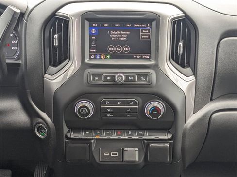 Used 2023 Chevrolet Silverado 1500 Custom image 18