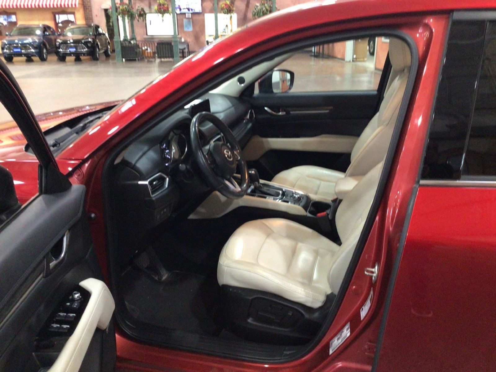 Used 2018 MAZDA CX-5 Grand Touring w/ Premium Package AWD/4WD image 4