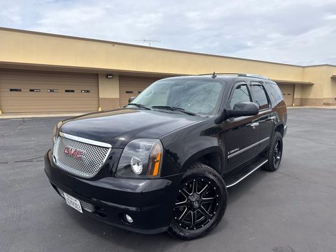Used 2009 GMC Yukon Denali AWD/4WD image 3