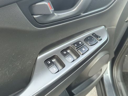 Used 2020 Hyundai Kona SE image 13