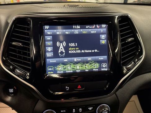 Used 2020 Jeep Cherokee Limited AWD/4WD image 14