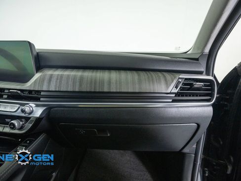 Used 2024 Kia Telluride SX Prestige w/ Towing Package AWD/4WD image 45