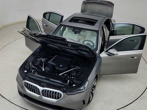 Used 2025 BMW 530i RWD image 88