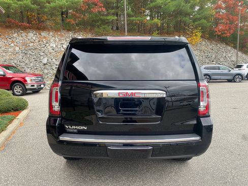 Used 2020 GMC Yukon Denali w/ Denali Premium Package image 40