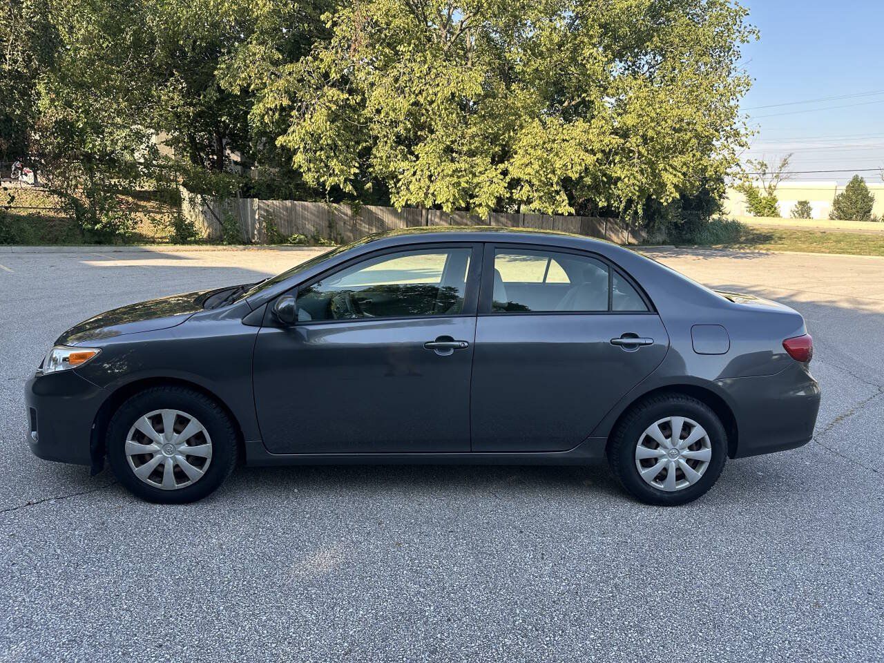 Used 2011 Toyota Corolla LE FWD image 5
