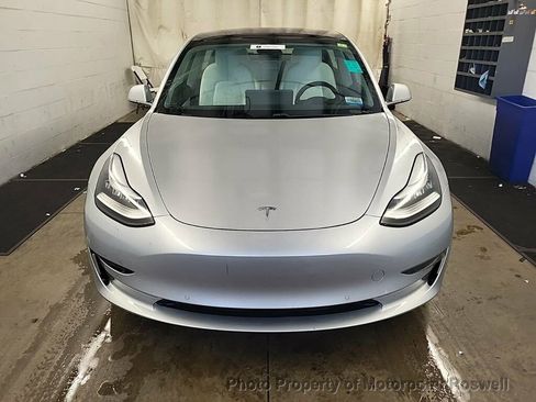Used 2018 Tesla Model 3 Long Range image 3