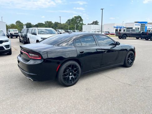 Used 2023 Dodge Charger SXT RWD image 5