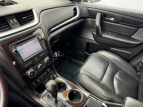 Used 2015 Chevrolet Traverse LT image 22