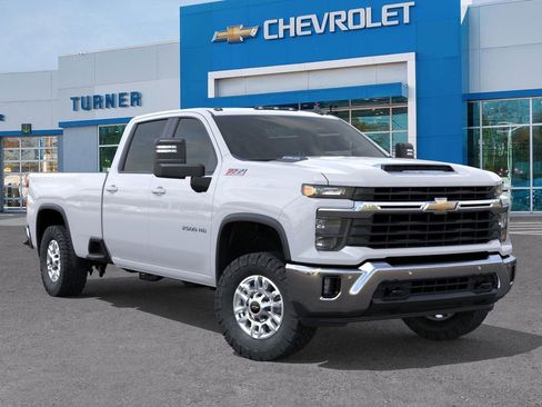 New 2026 Chevrolet Silverado 2500 LT w/ Safety Package AWD/4WD image 7