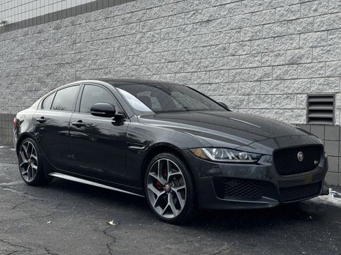 Used 2018 Jaguar XE S image 18