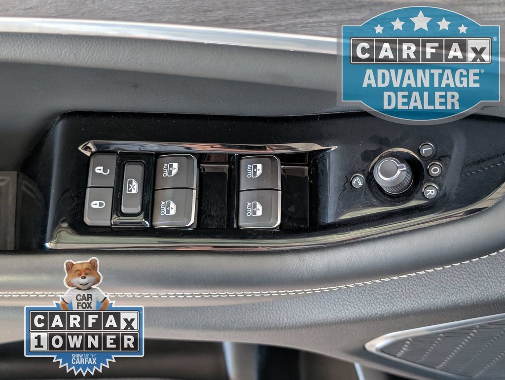 Used 2023 Jeep Grand Cherokee L Overland w/ Luxury Tech Group IV AWD/4WD image 20