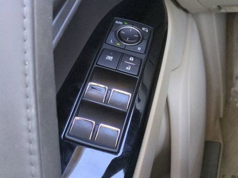 Used 2019 Lexus LX 570 4WD w/ Luxury Package image 24