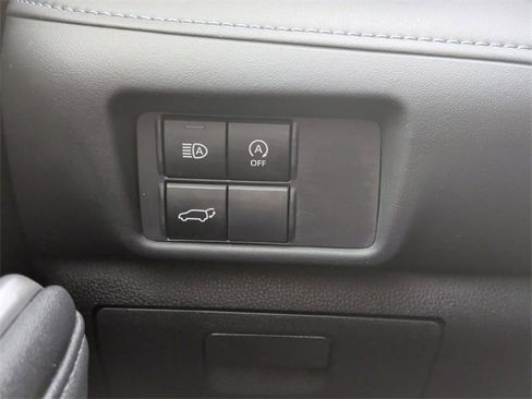 Certified 2023 Toyota Highlander LE image 23