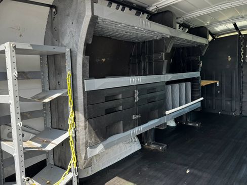 Used 2012 Chevrolet Express 2500 Extended RWD image 10