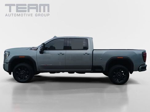 Used 2025 GMC Sierra 2500 AT4 AWD/4WD image 4