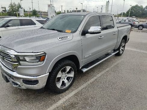 Used 2019 RAM 1500 Laramie AWD/4WD image 11