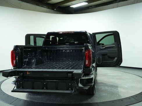 Used 2025 GMC Sierra 1500 SLT AWD/4WD image 14