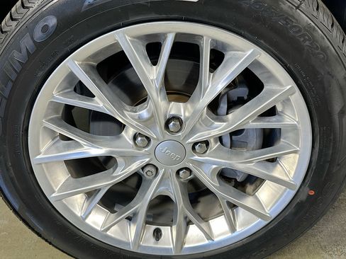 Used 2023 Jeep Grand Cherokee L Summit w/ Advanced Protech Group IV image 34