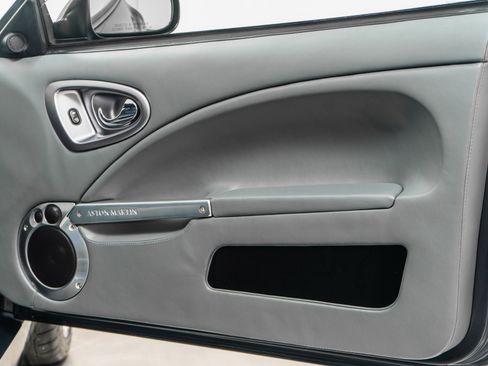 Used 2003 Aston Martin Vanquish image 39