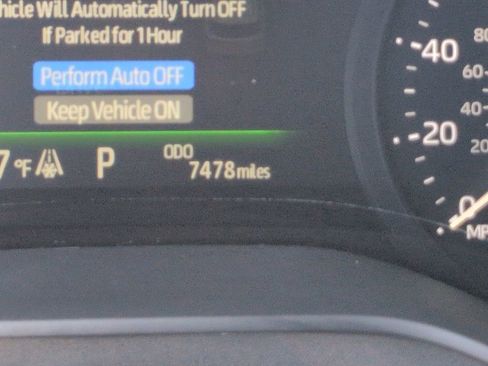 Used 2025 Toyota Sienna LE image 19