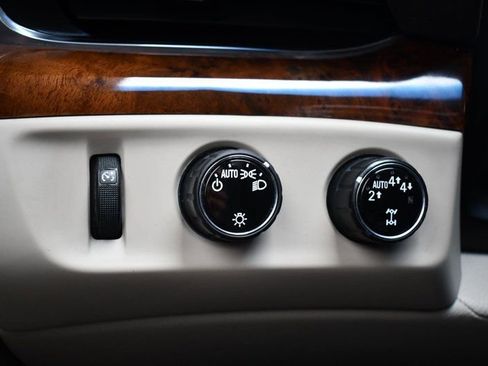 Used 2017 Cadillac Escalade ESV Luxury image 51