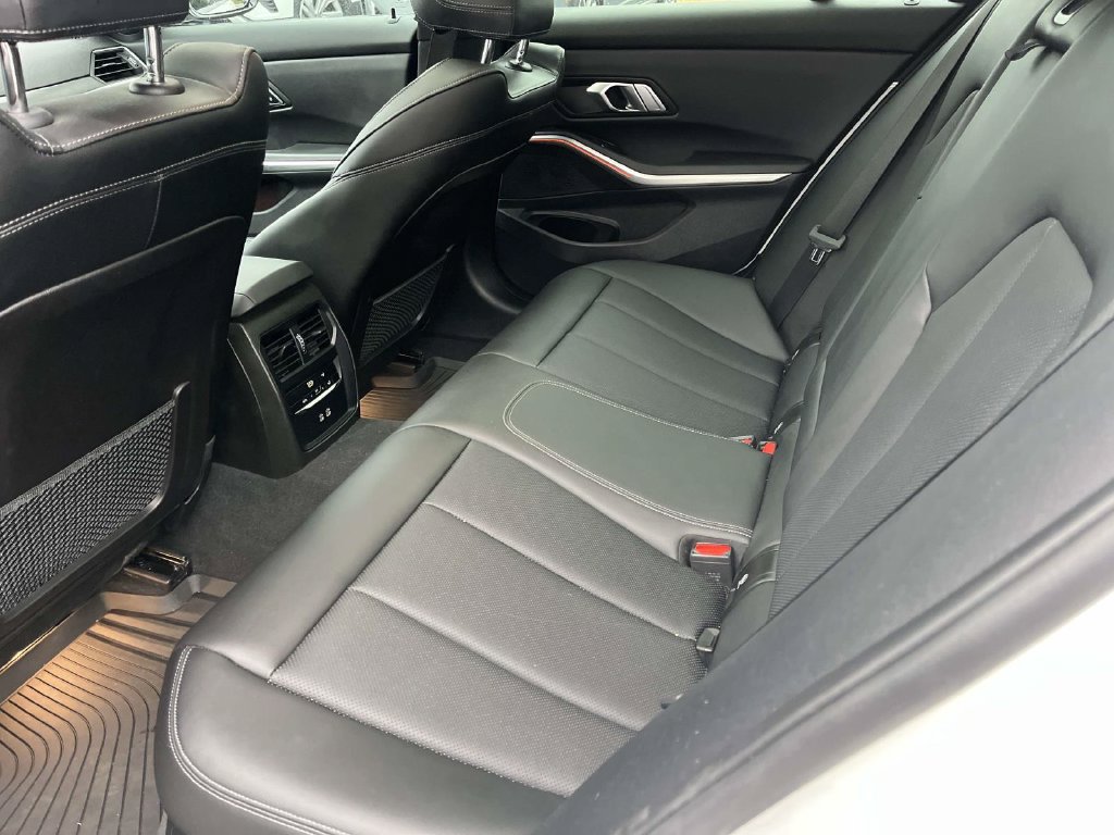 Used 2022 BMW 330i xDrive Sedan w/ M Sport Package AWD/4WD image 21
