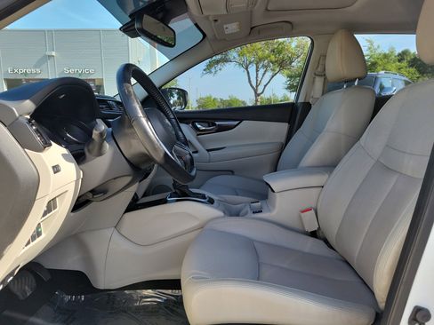 Certified 2021 Nissan Rogue Sport SL w/ Premium Package FWD image 12