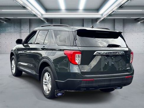 Used 2023 Ford Explorer XLT AWD/4WD image 25