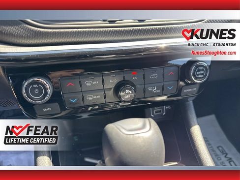 Used 2025 Jeep Compass Trailhawk AWD/4WD image 29