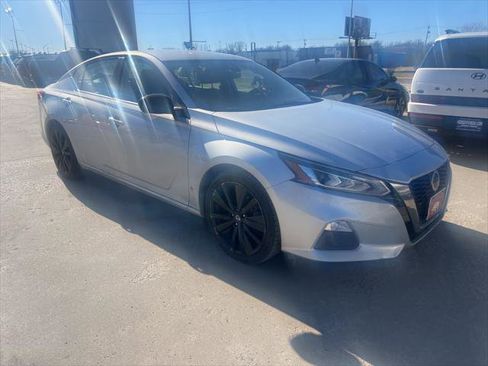 Used 2020 Nissan Altima 2.5 SR image 3