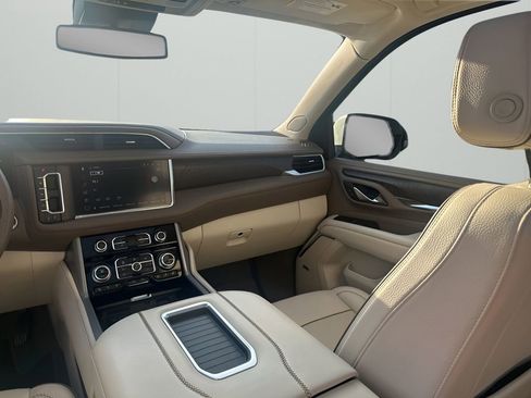 Used 2023 GMC Yukon Denali image 23