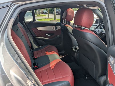 Used 2019 Mercedes-Benz GLC 300 4MATIC Coupe image 11