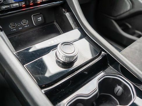 Used 2023 Jeep Grand Cherokee Altitude image 32