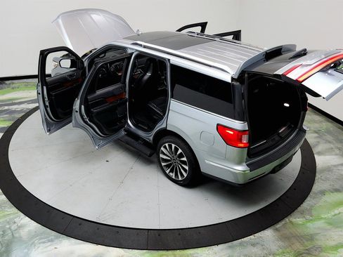 Used 2020 Lincoln Navigator Reserve image 41