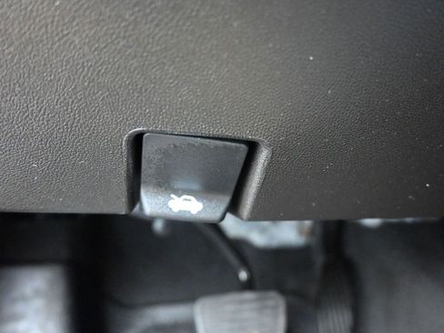 Used 2023 Chevrolet Colorado LT w/ LT Convenience Package II image 26