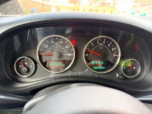 Used 2018 Jeep Wrangler Unlimited Sahara w/ Connectivity Group image 22