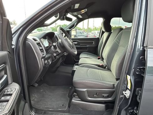Used 2025 RAM 2500 Big Horn AWD/4WD image 25
